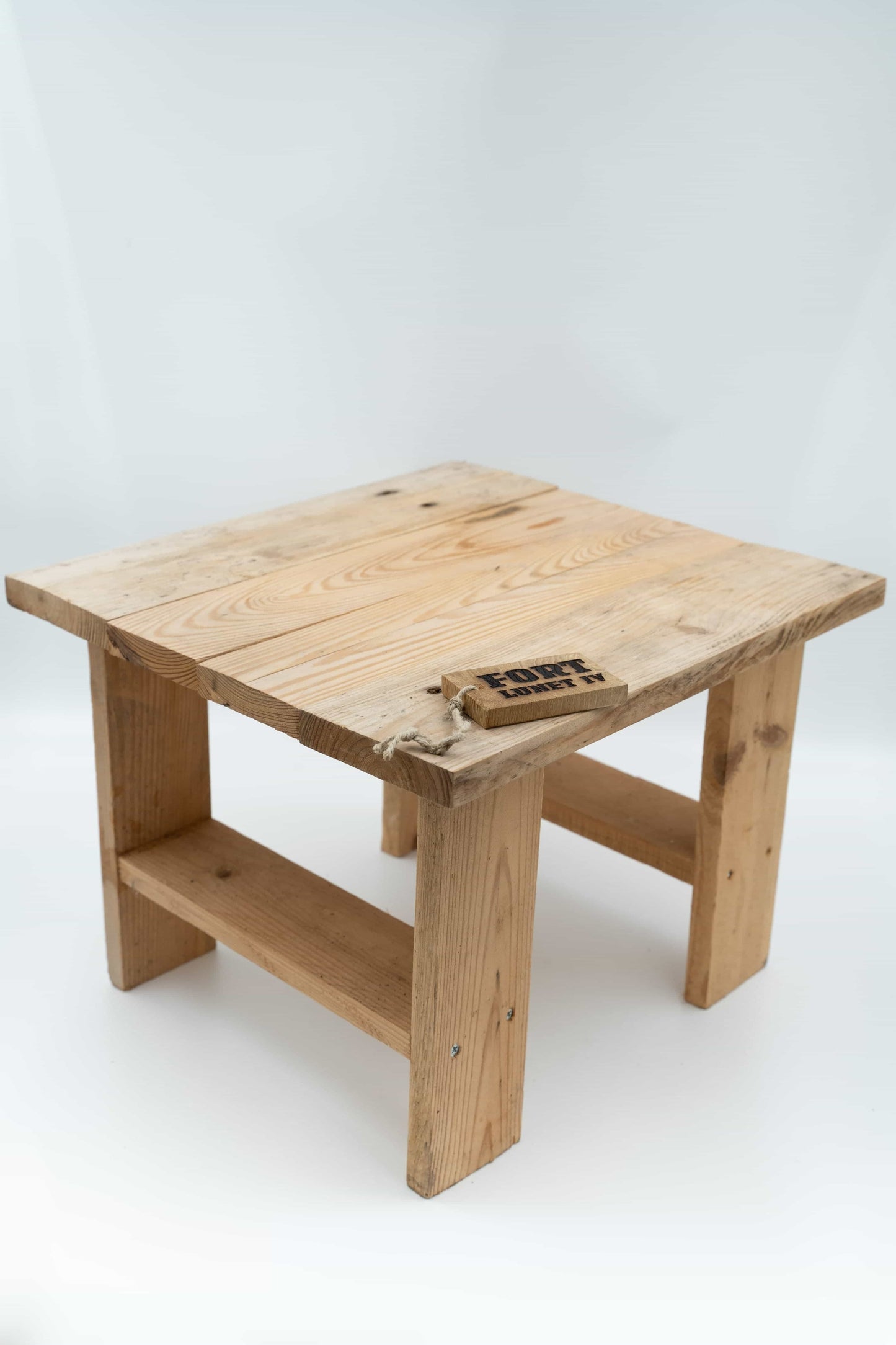 Houten krukjes